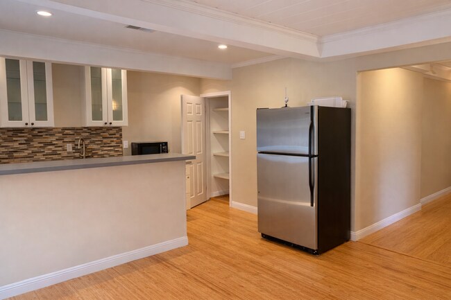 Cocina - 1111 North Rd