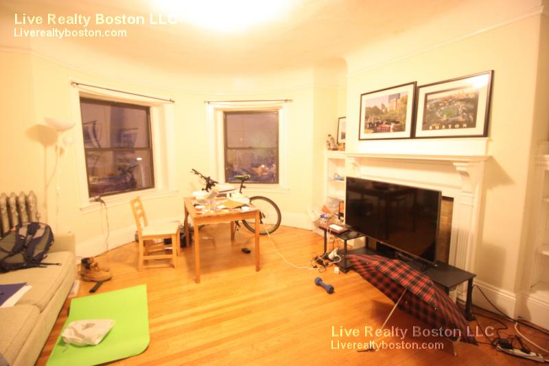 Primary Photo - 39 Babcock St