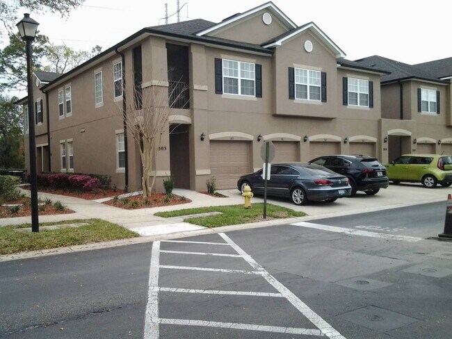 Building Photo - Brand New 302