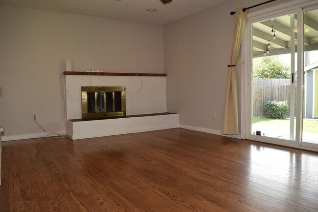 Foto del edificio - 2956 Terilyn St