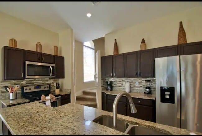 Building Photo - 202 Cadiz Loop