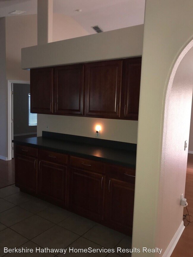 Building Photo - 3 br, 2 bath House - 334 Regency Street