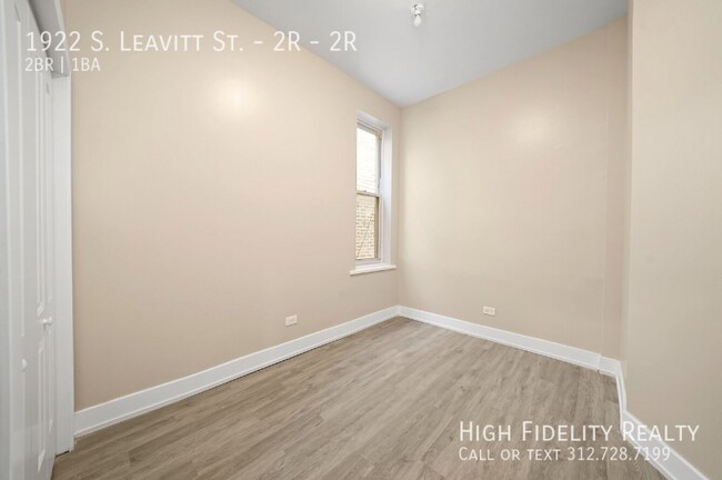 Foto del edificio - 1922 S Leavitt St