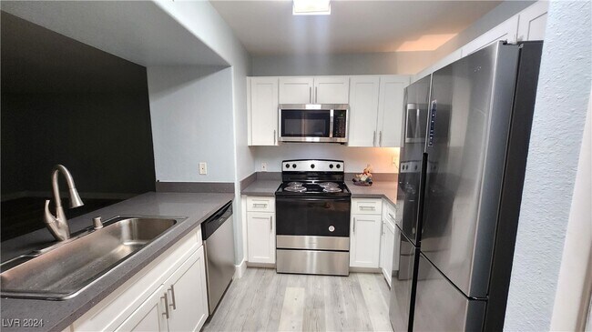 Building Photo - 2300 E Silverado Ranch Blvd