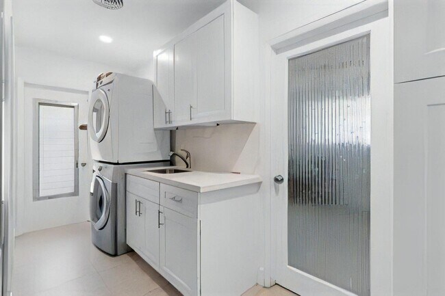 Foto del edificio - 5911 SW 36th Terrace