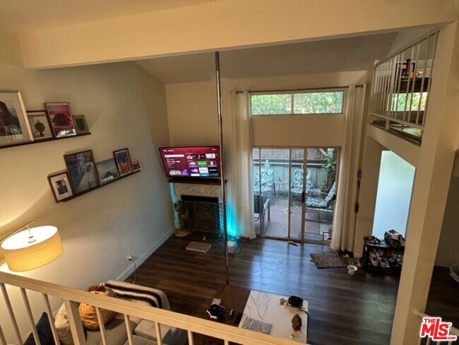 Foto del edificio - 13609 Valerio St