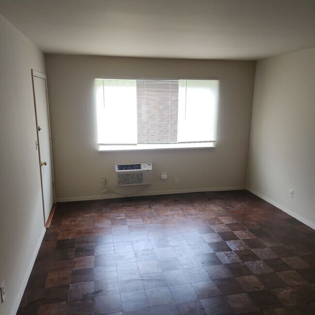 Foto del edificio - 902 Sinclair St