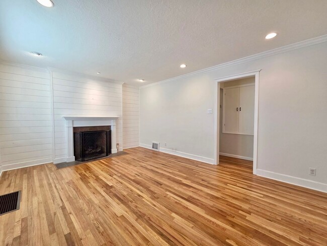 Foto del edificio - Beautiful Home in Millcreek, UT!