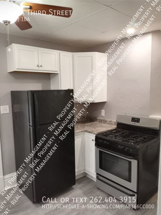 Building Photo - Three bedroom upper duplex