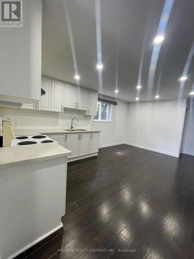 Building Photo - 51 Laxford Ave