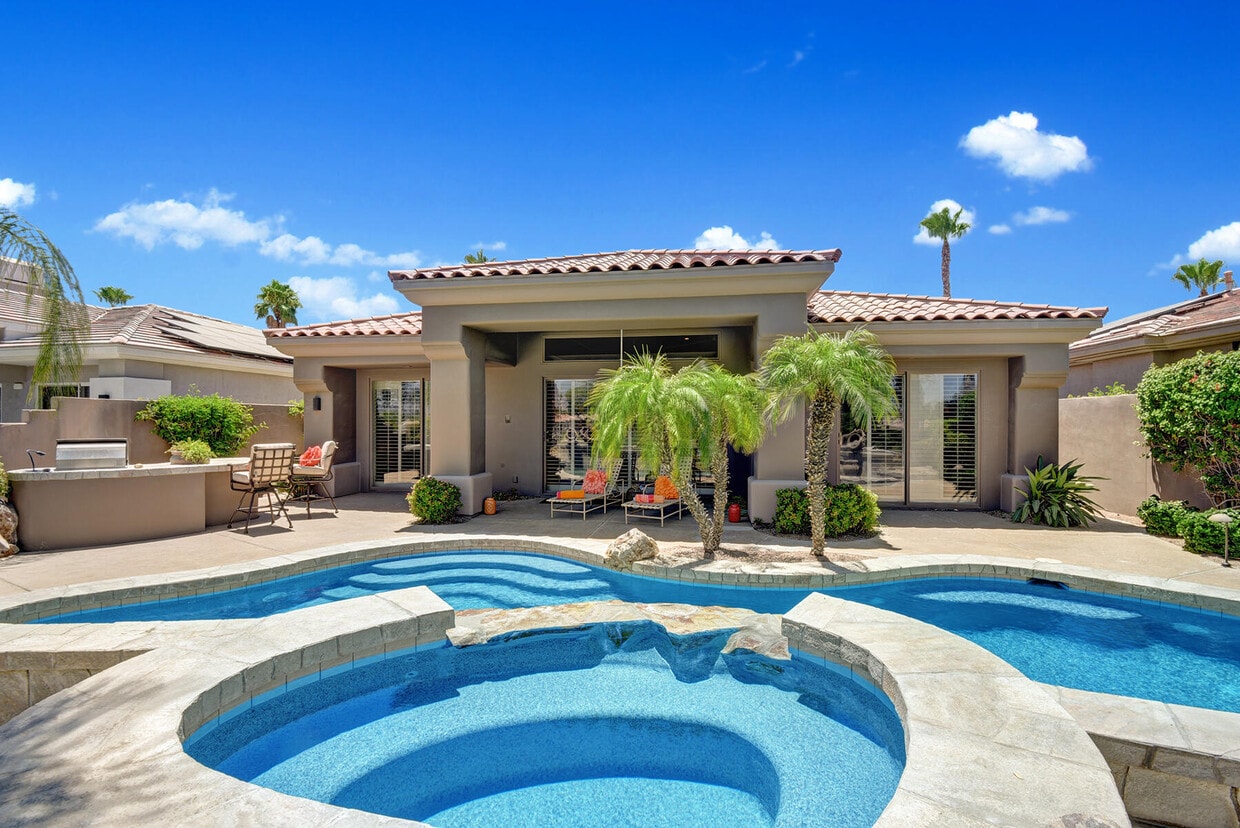 Primary Photo - 280 Gold Canyon Dr