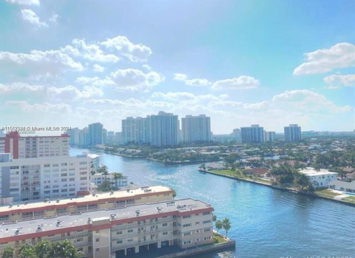 Primary Photo - 2017 S Ocean Dr