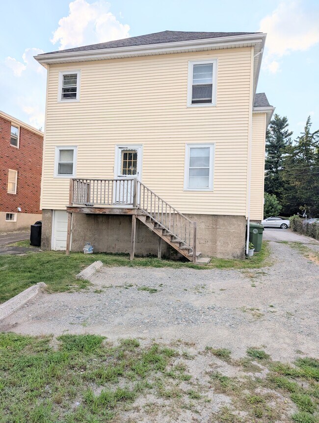 Building Photo - 39 Olcott St