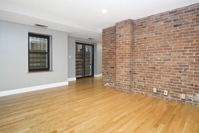 Building Photo - 95 Gainsborough St