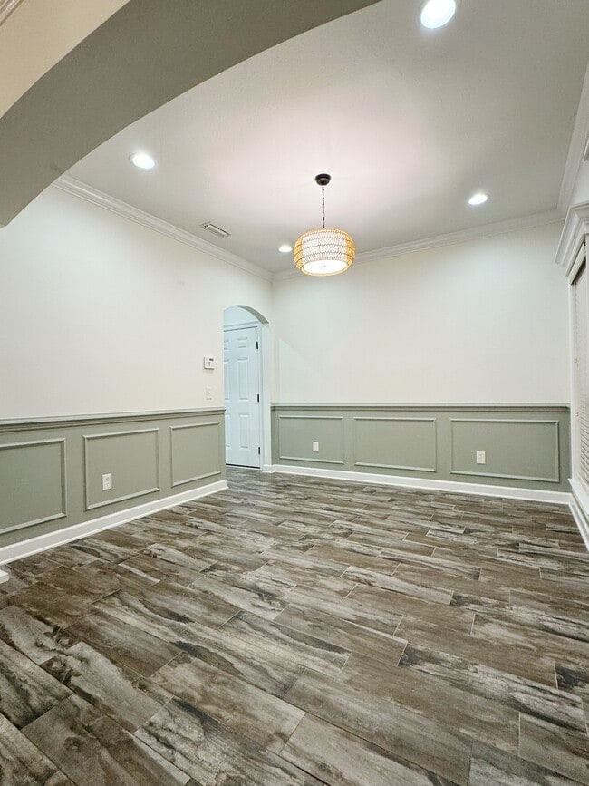 Building Photo - 131 Freedom Heights