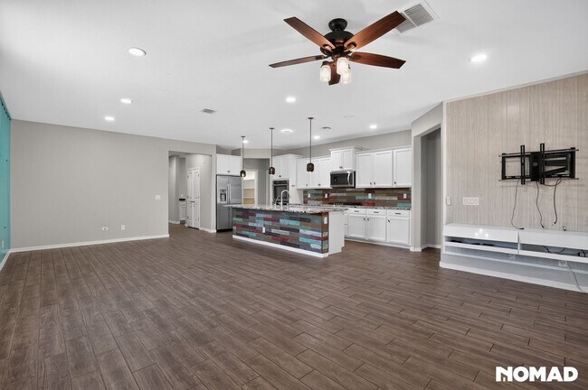 Building Photo - 7905 S 25th Pl