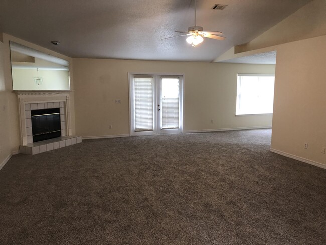 Building Photo - 3014 Godwin Ln