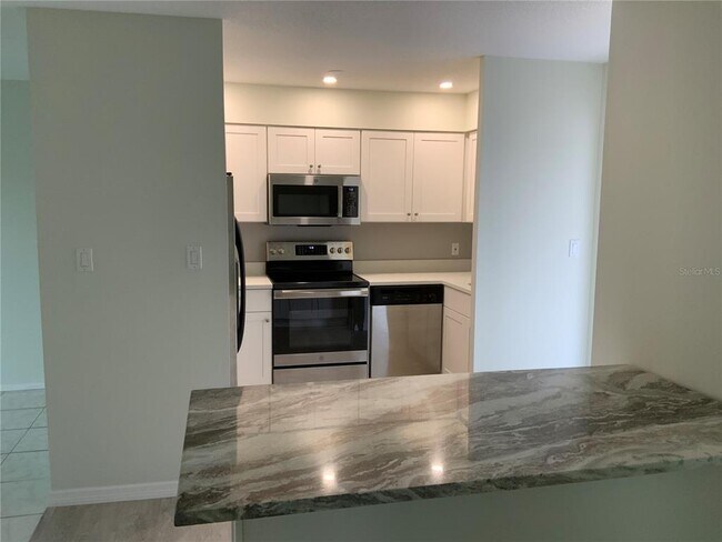 Foto del edificio - 2118 Michele Dr