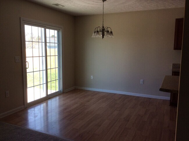 Foto del edificio - Single Family Home in Desirable Brices Crossing