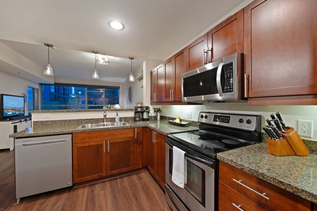 Building Photo - 253 Tenth Ave