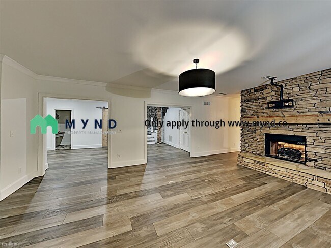 Building Photo - 3 br, 2.5 bath House - 3390 Spalding Dr