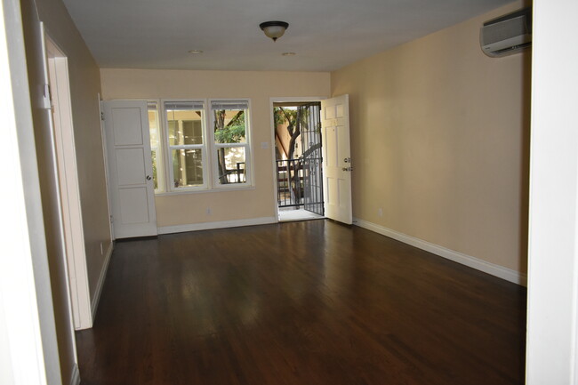 Living room - 1440 S Sherbourne Dr