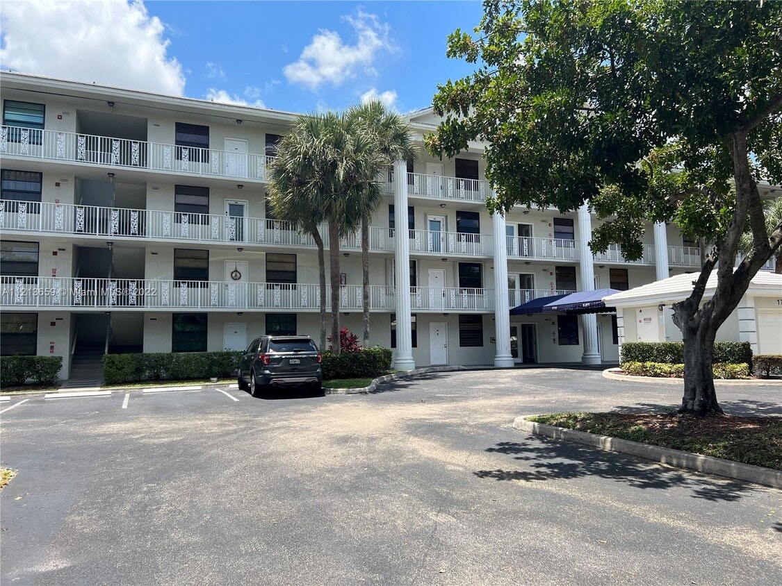1715 Whitehall Dr Unit 203, Davie, FL 33324 Condo for Rent in Davie