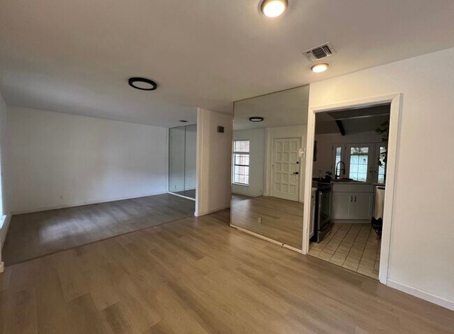 Foto del edificio - 4422 Meredith Woods St