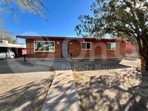 Building Photo - 1410 N Desmond Ave