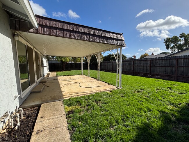 Foto del edificio - 524 Gonzales Dr