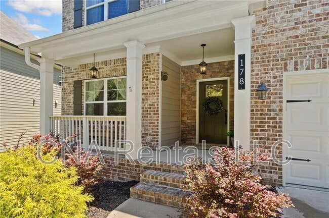 Building Photo - 178 Crestbrook Wy