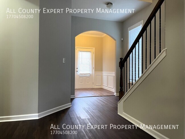 Building Photo - Beautiful 4 bed, 2.5 bath great schools