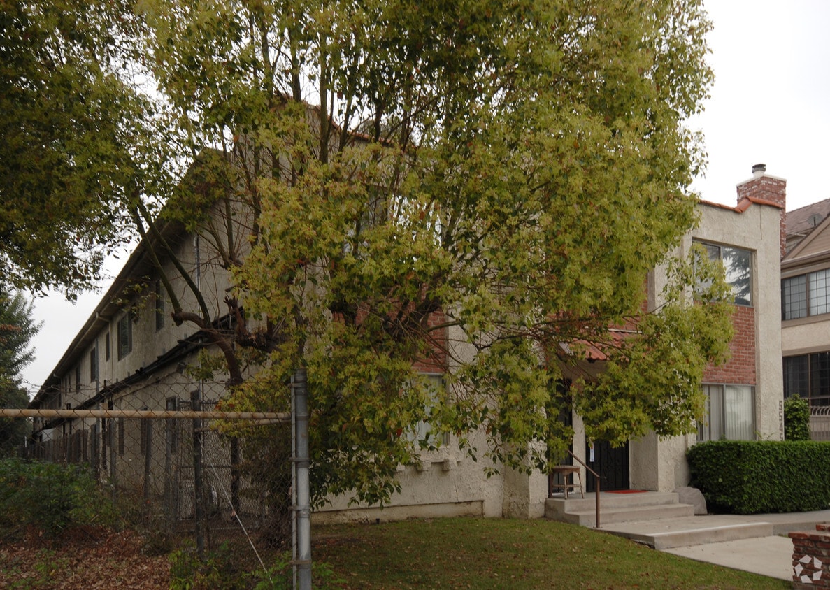 Building Photo - 5545 Lindley Ave