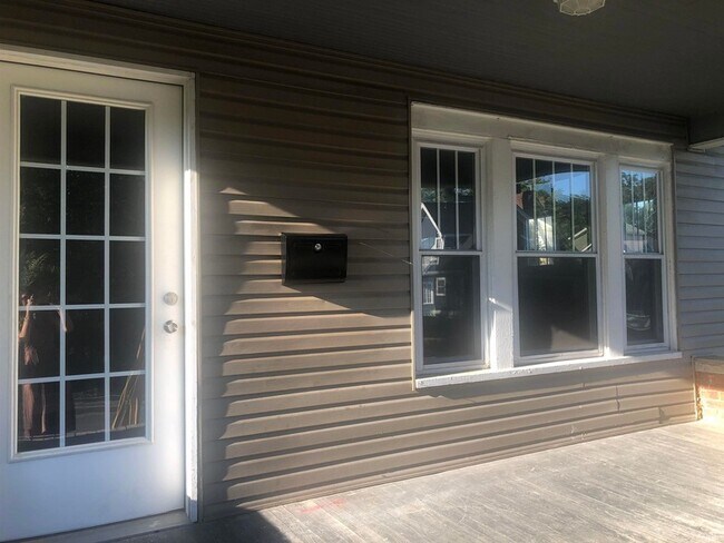 Foto del edificio - 600 E 1st St