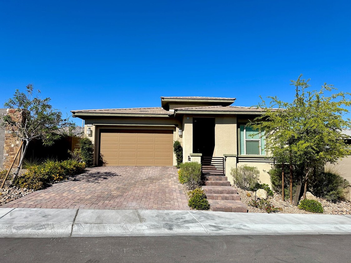 Foto principal - 12520 Point Sierra St