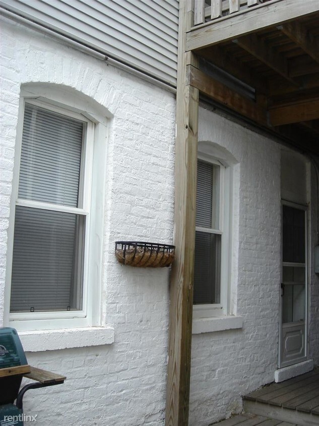 Primary Photo - 2 br, 2 bath Apartment - 1500 N Wieland St