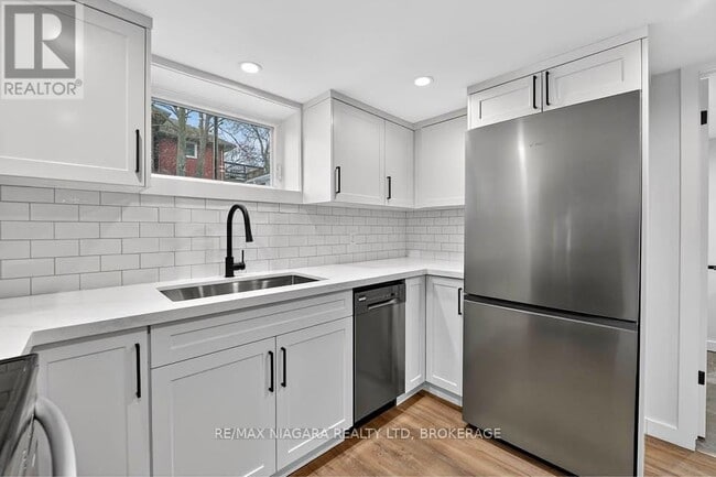 Building Photo - 3548 Bond St
