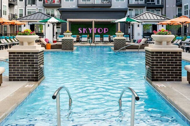 Foto del edificio - Skytop Apartments