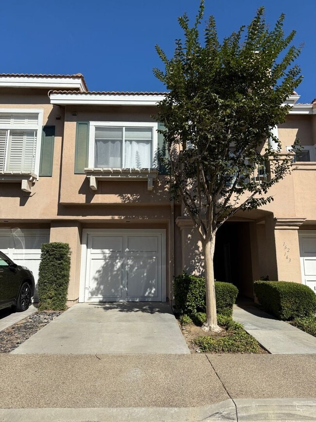 Foto del edificio - Beautiful 2 Bed, 2.5 Bath Townhome in Desi...