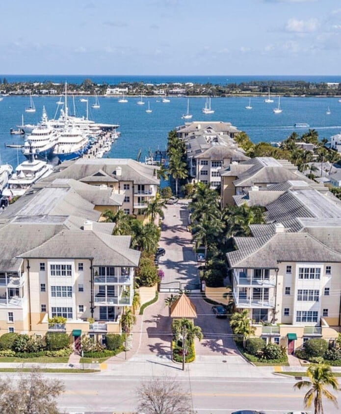 Primary Photo - 3960 N Flagler Dr