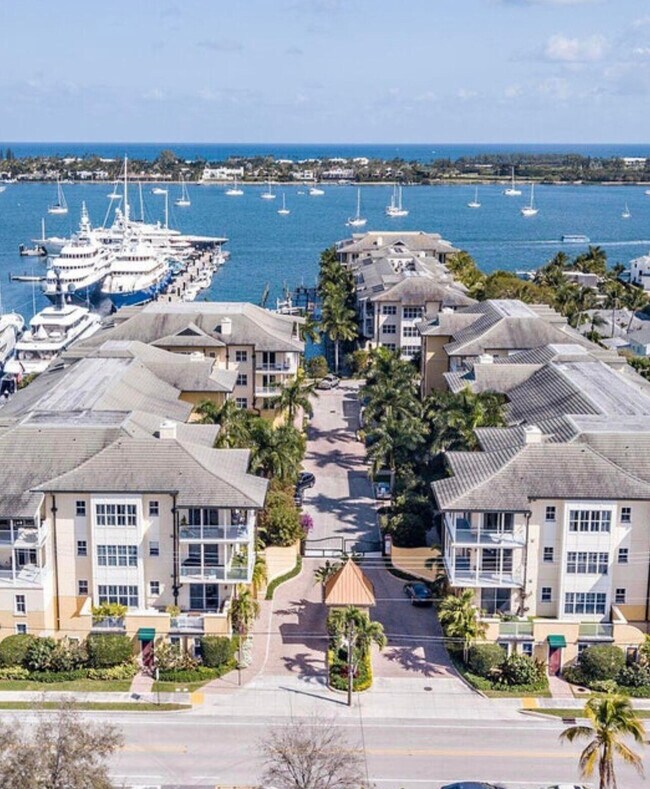 Building Photo - 3960 N Flagler Dr