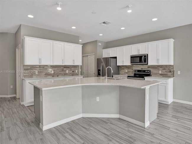 Building Photo - 8330 Rearing Ln