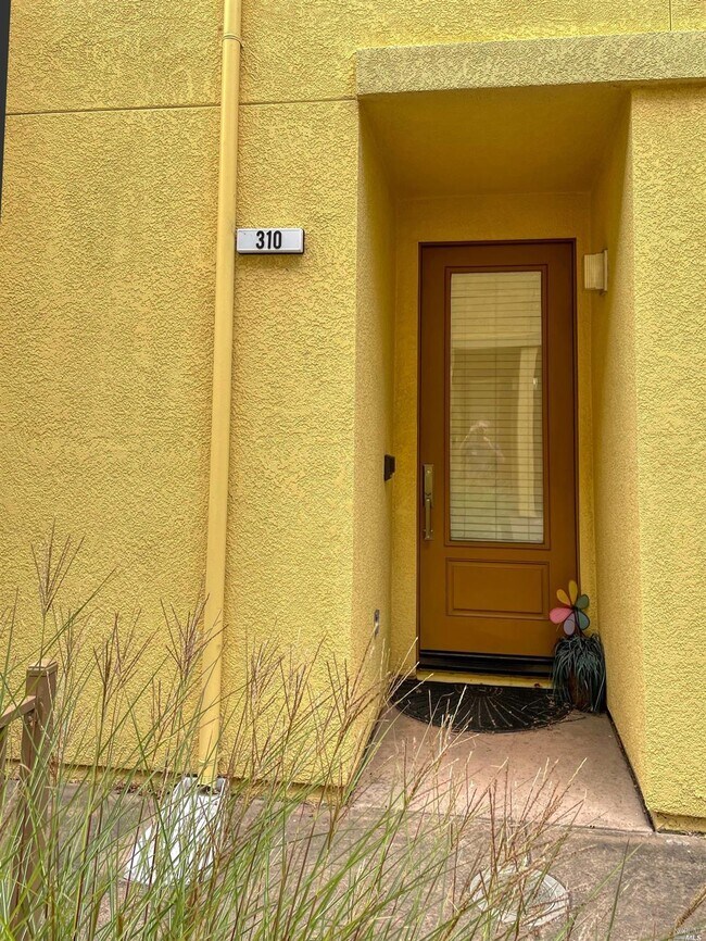 Foto del edificio - 310 City Center Dr