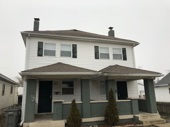 Building Photo - South Side 3 Bedroom Half Double