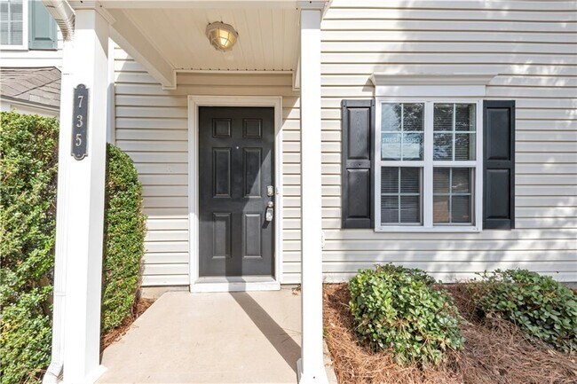 Foto del edificio - 735 Crestwell Cir