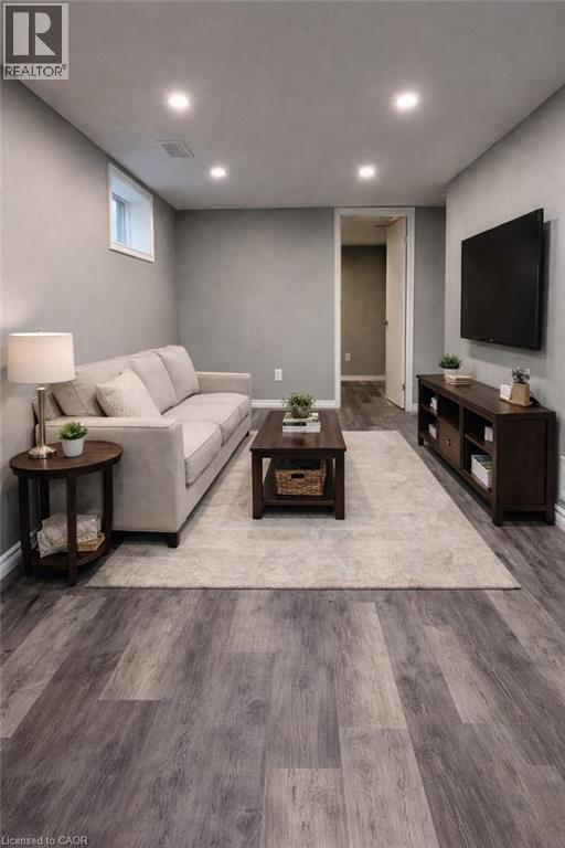 Building Photo - 90 Lorne St