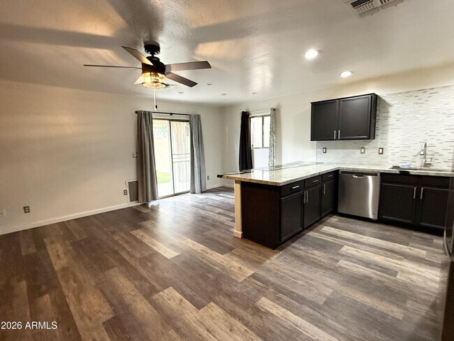 Foto del edificio - 15634 N 29th Way