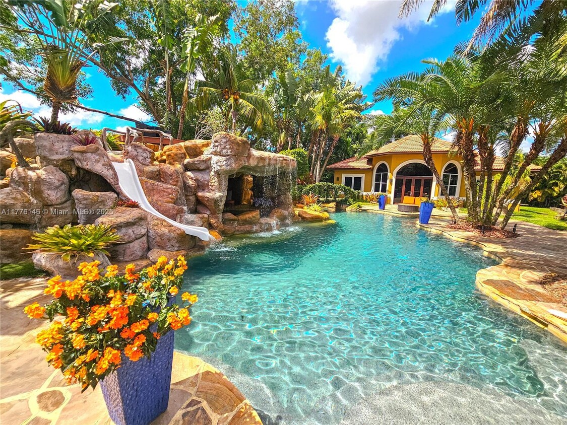 Foto principal - 14503 SW 16th St