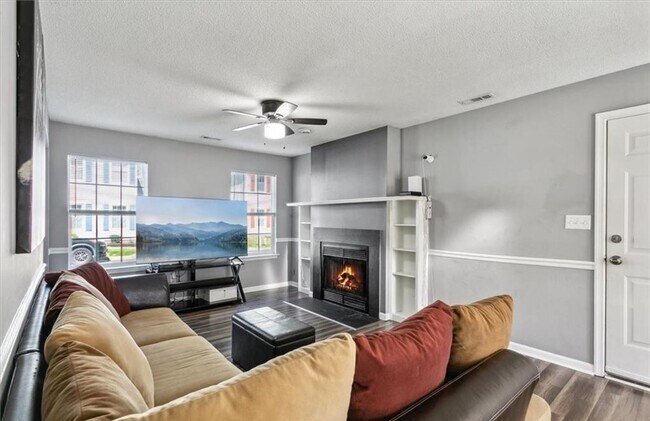 Foto del edificio - Spacious 4 bedroom, 2.5 bath home in Cobbl...