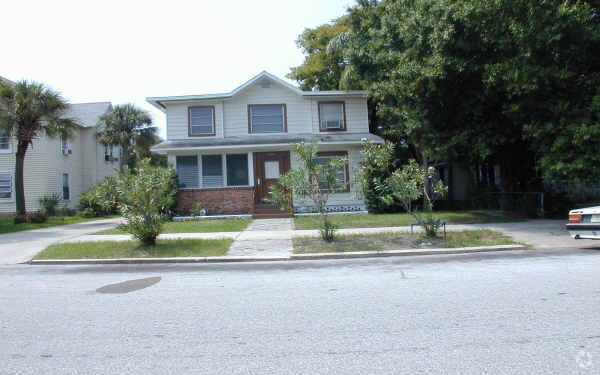 Building Photo - 742 7th Ave N